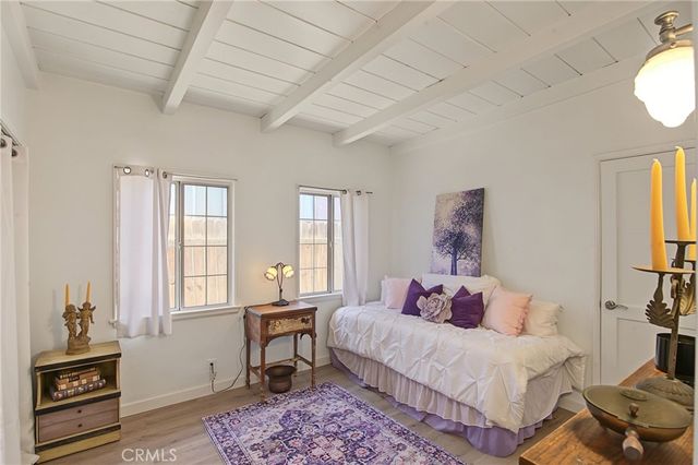2905 W Chandler Boulevard, Burbank, CA 91505