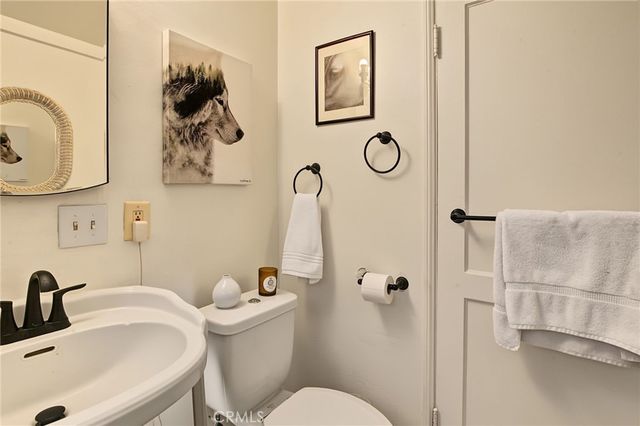2905 W Chandler Boulevard, Burbank, CA 91505