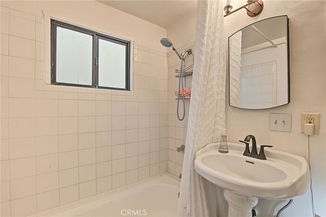 2905 W Chandler Boulevard, Burbank, CA 91505
