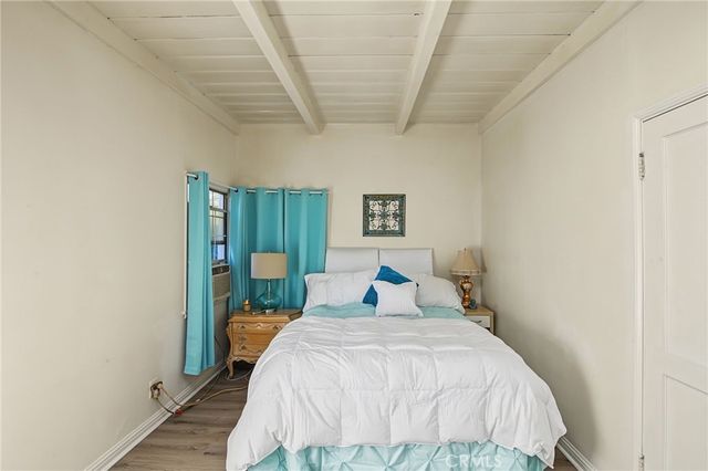2905 W Chandler Boulevard, Burbank, CA 91505