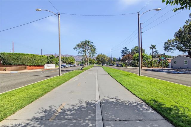 2905 W Chandler Boulevard, Burbank, CA 91505