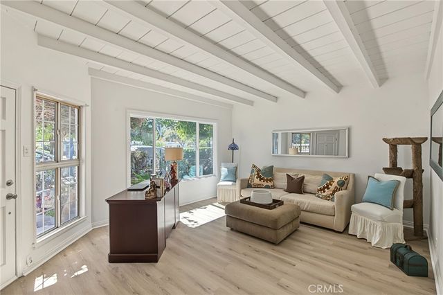 2905 W Chandler Boulevard, Burbank, CA 91505