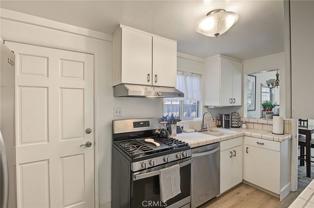 2905 W Chandler Boulevard, Burbank, CA 91505