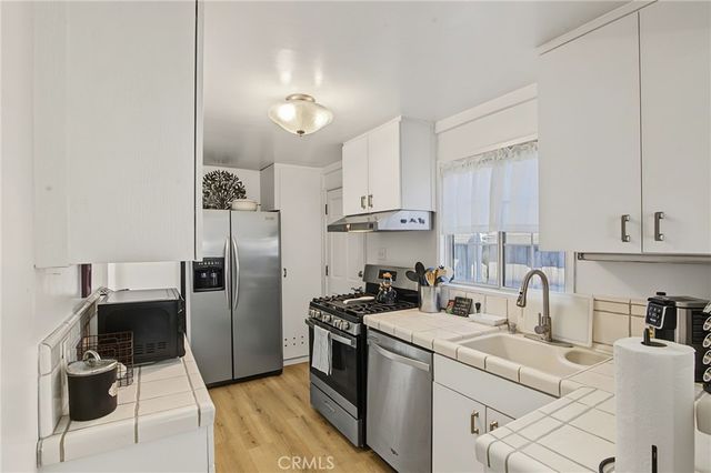 2905 W Chandler Boulevard, Burbank, CA 91505