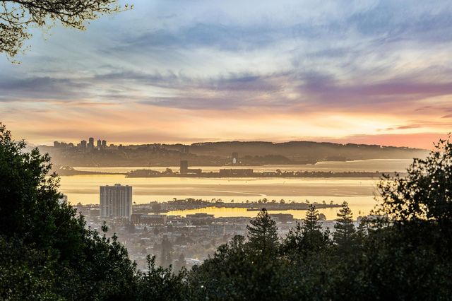 1375 Alvarado Rd, Berkeley, CA 94705