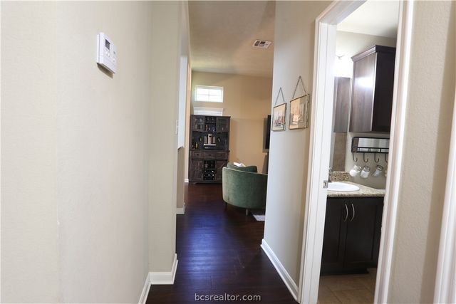 1069 Venice Drive, Bryan, TX 77808