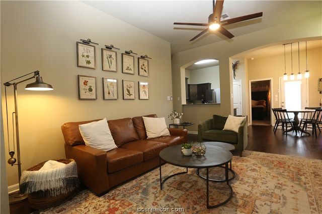 1069 Venice Drive, Bryan, TX 77808