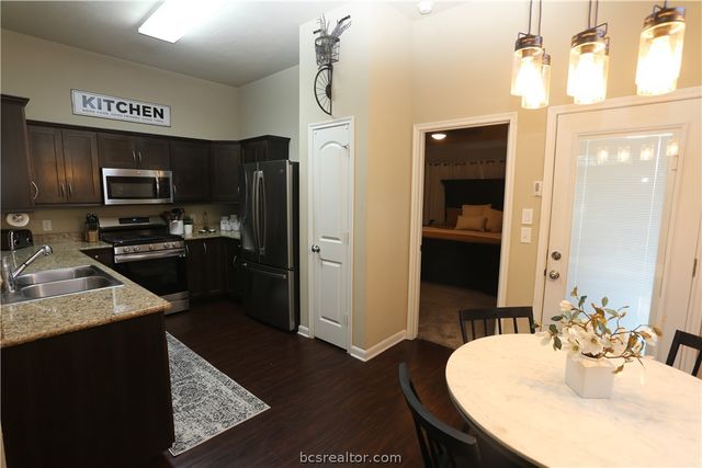 1069 Venice Drive, Bryan, TX 77808