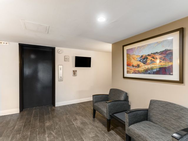 7211 Wolf Road 301A, Indian Head Park, IL 60525