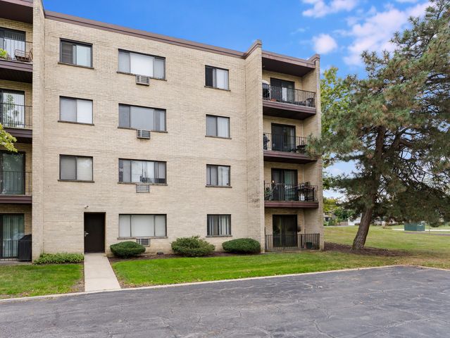 7211 Wolf Road 301A, Indian Head Park, IL 60525