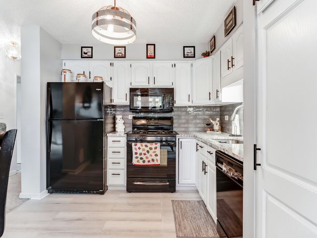 7211 Wolf Road 301A, Indian Head Park, IL 60525