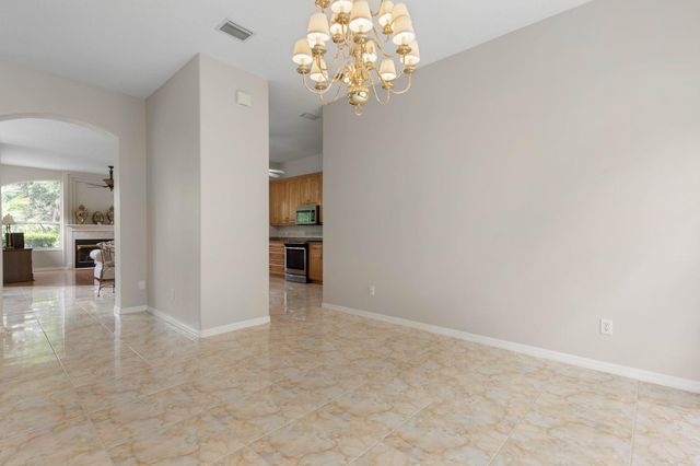 22 Ibis Ct, Palm Coast, FL 32137