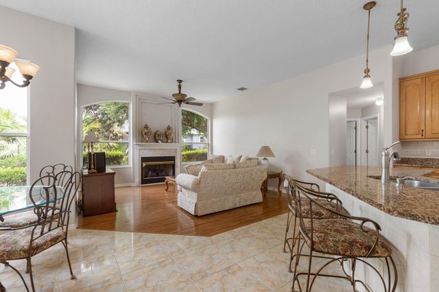22 Ibis Ct, Palm Coast, FL 32137