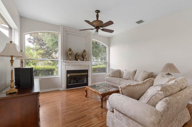 22 Ibis Ct, Palm Coast, FL 32137