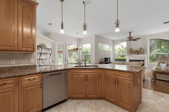 22 Ibis Ct, Palm Coast, FL 32137