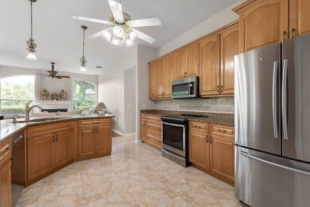 22 Ibis Ct, Palm Coast, FL 32137