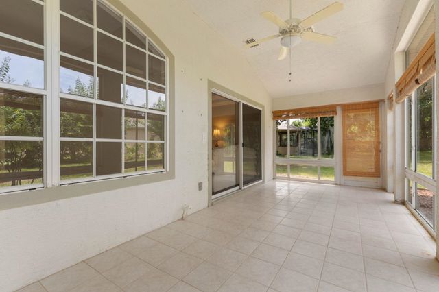22 Ibis Ct, Palm Coast, FL 32137