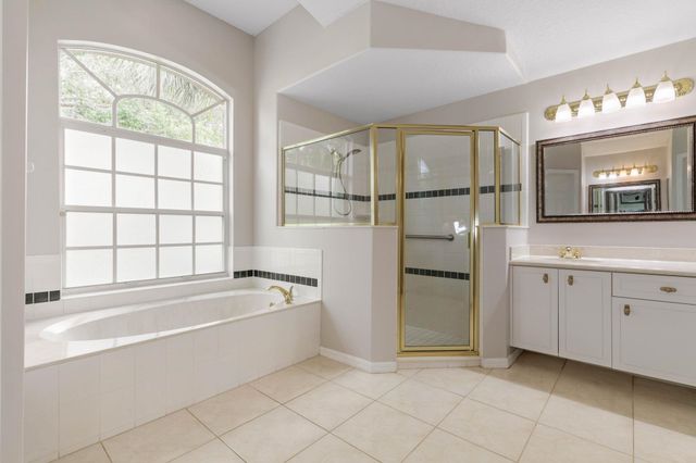 22 Ibis Ct, Palm Coast, FL 32137