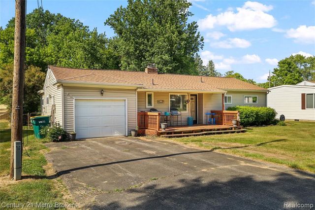 1319 Coutant Street, Flushing, MI 48433