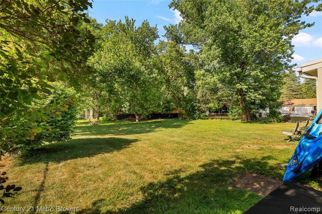 1319 Coutant Street, Flushing, MI 48433