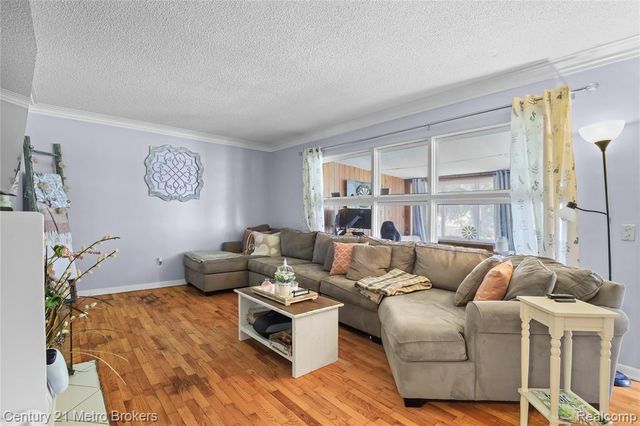 1319 Coutant Street, Flushing, MI 48433