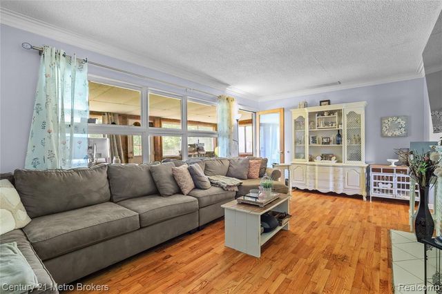 1319 Coutant Street, Flushing, MI 48433