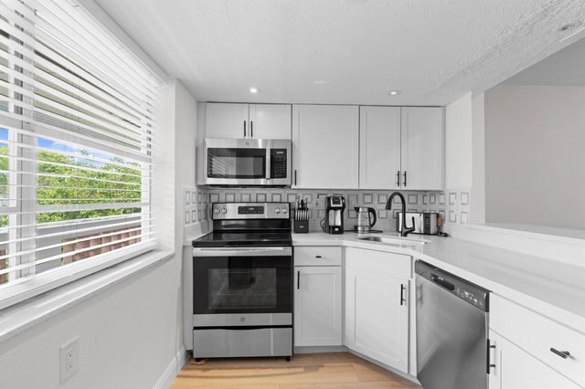 40 SE 13th Street B1, Boca Raton, FL 33432