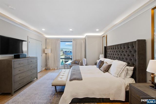 606 Undercliff Avenue 1, Edgewater, NJ 07020