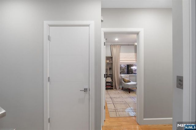 606 Undercliff Avenue 1, Edgewater, NJ 07020