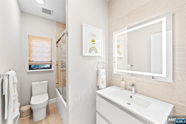 606 Undercliff Avenue 1, Edgewater, NJ 07020