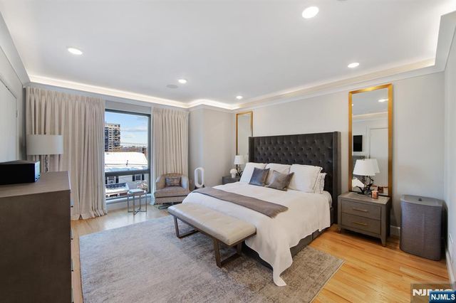 606 Undercliff Avenue 1, Edgewater, NJ 07020