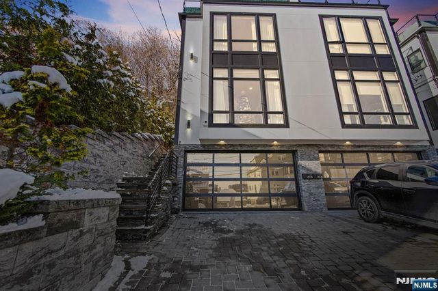 606 Undercliff Avenue 1, Edgewater, NJ 07020