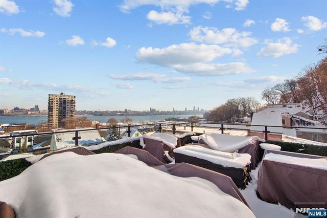 606 Undercliff Avenue 1, Edgewater, NJ 07020