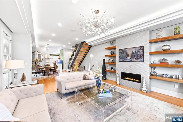 606 Undercliff Avenue 1, Edgewater, NJ 07020