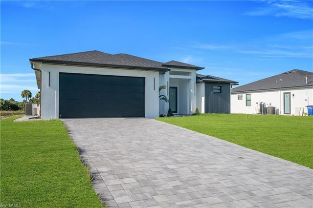 695 Whitmore LOOP, Lehigh Acres, FL 33972