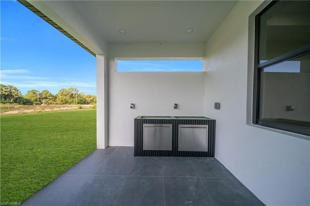 695 Whitmore LOOP, Lehigh Acres, FL 33972