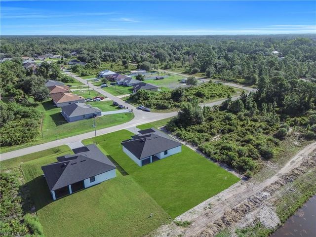 695 Whitmore LOOP, Lehigh Acres, FL 33972
