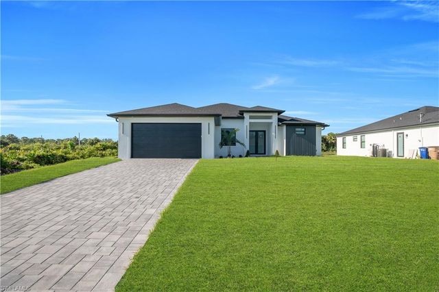 695 Whitmore LOOP, Lehigh Acres, FL 33972