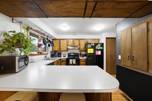 4701 W 14th Ave, Kennewick, WA 99338