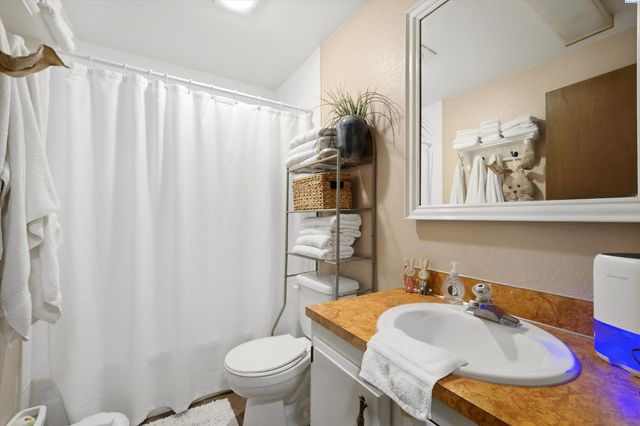 4701 W 14th Ave, Kennewick, WA 99338