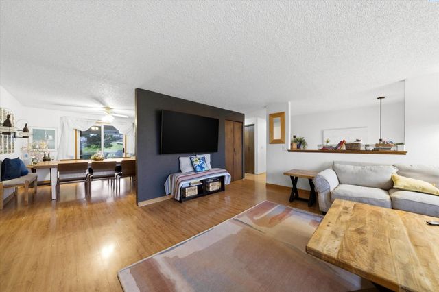 4701 W 14th Ave, Kennewick, WA 99338