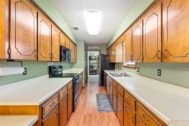 3 New Oxford Road, Conway, AR 72034