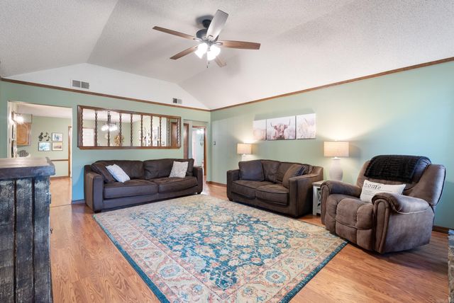 3 New Oxford Road, Conway, AR 72034