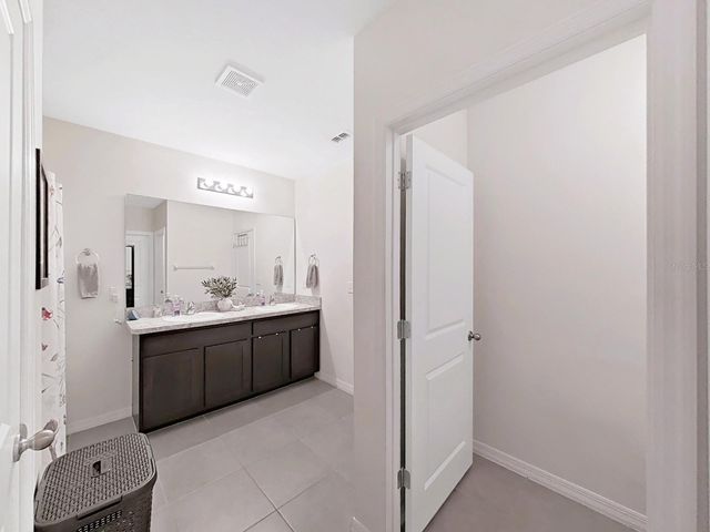 8112 BILSTON VILLAGE LANE, Gibsonton, FL 33534