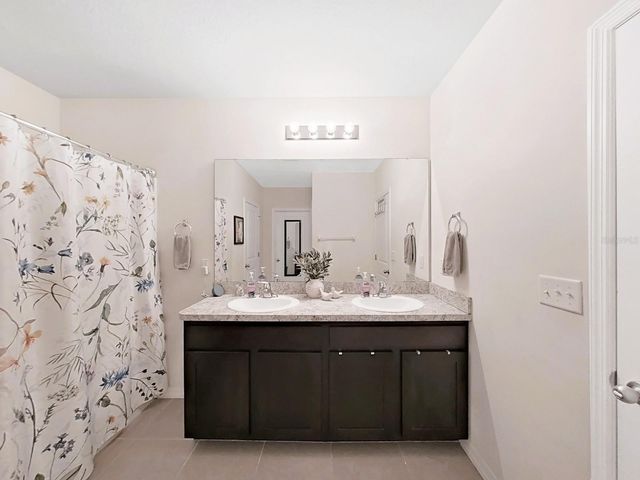 8112 BILSTON VILLAGE LANE, Gibsonton, FL 33534