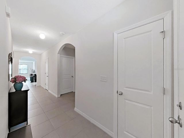 8112 BILSTON VILLAGE LANE, Gibsonton, FL 33534