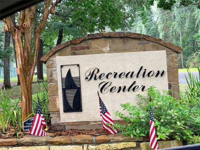 85 S Royale Greens Drive, Coldspring, TX 77331