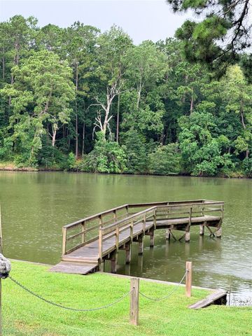 85 S Royale Greens Drive, Coldspring, TX 77331