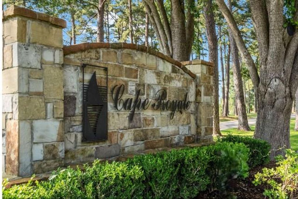 85 S Royale Greens Drive, Coldspring, TX 77331