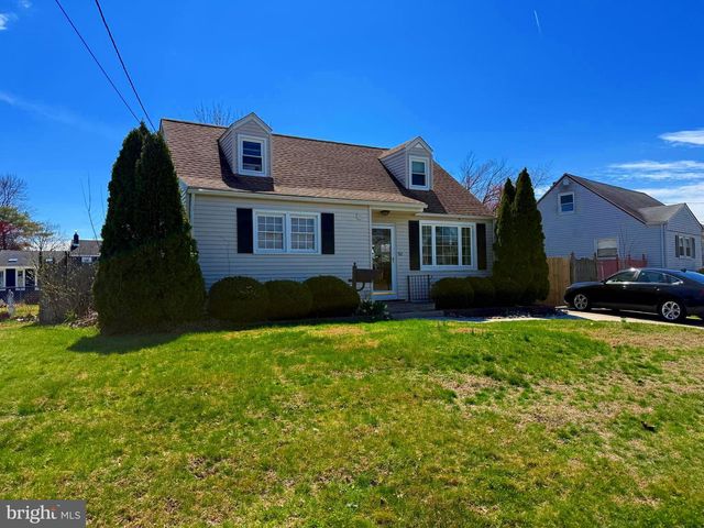 512 CLOVERDALE RD, Blackwood, NJ 08012